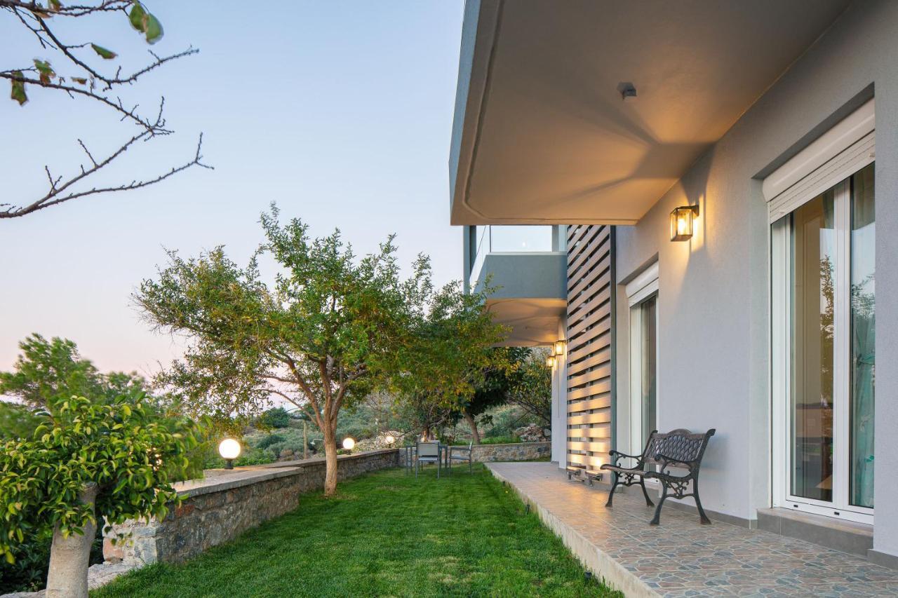 Pietra Di Mare Aparthotel Petres  Buitenkant foto