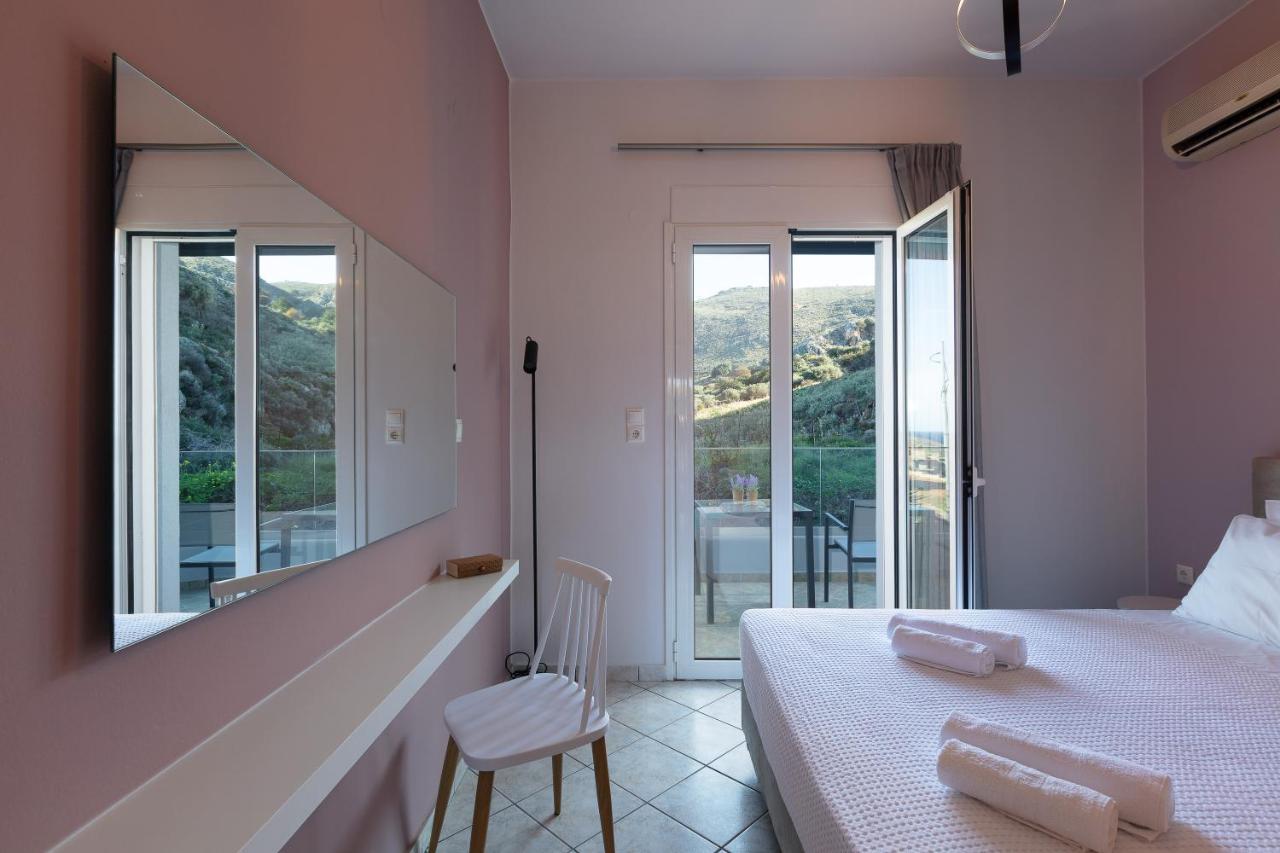 Pietra Di Mare Aparthotel Petres  Buitenkant foto
