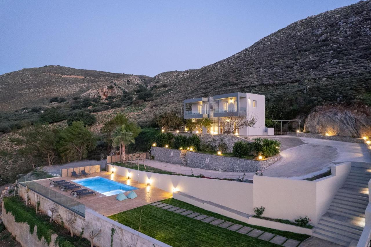 Pietra Di Mare Aparthotel Petres  Buitenkant foto