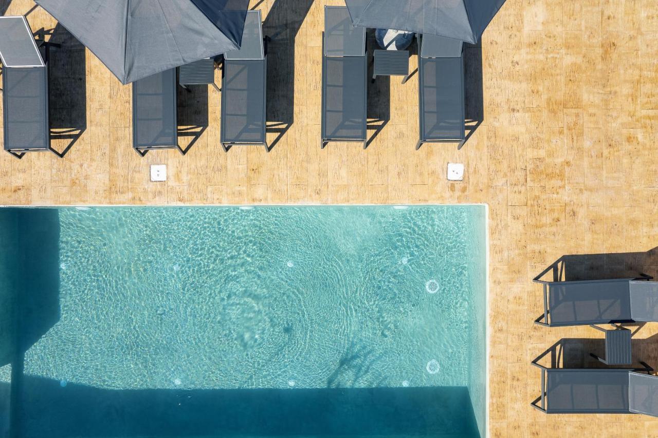 Pietra Di Mare Aparthotel Petres  Buitenkant foto