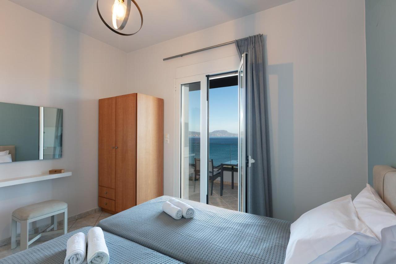 Pietra Di Mare Aparthotel Petres  Buitenkant foto