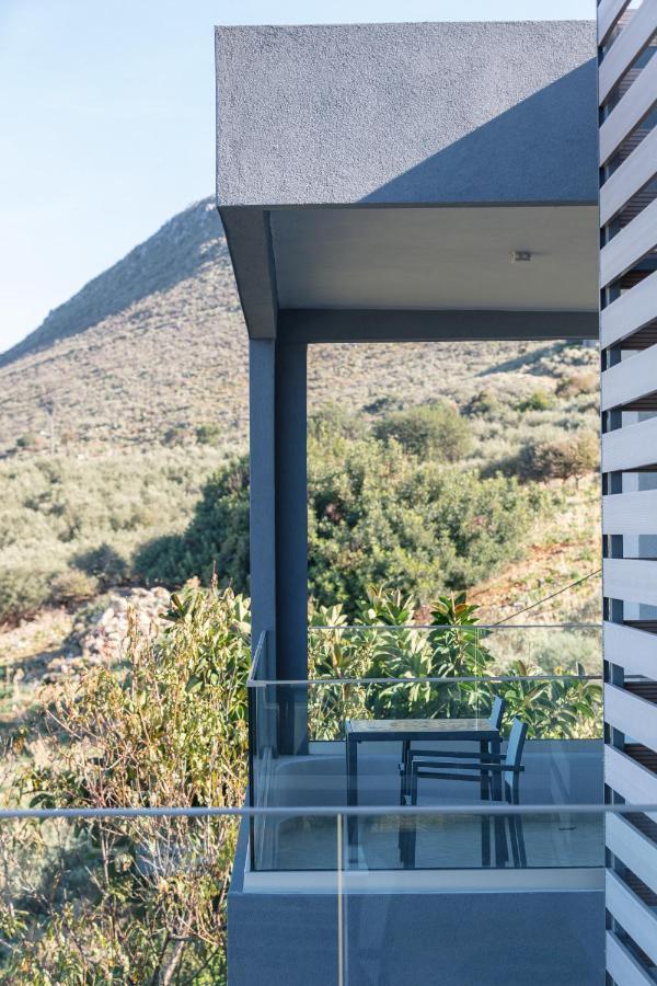 Pietra Di Mare Aparthotel Petres  Buitenkant foto
