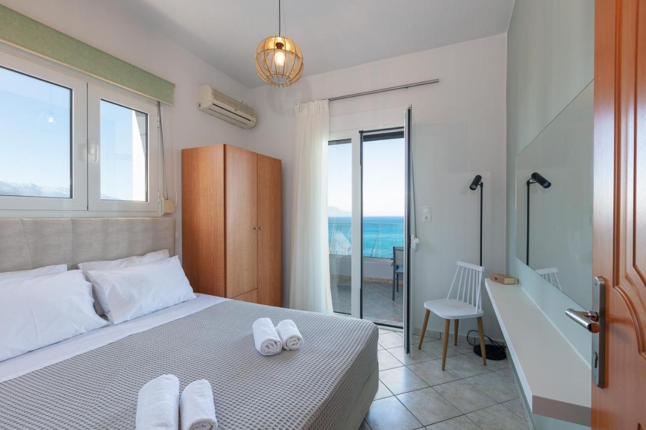 Pietra Di Mare Aparthotel Petres  Buitenkant foto