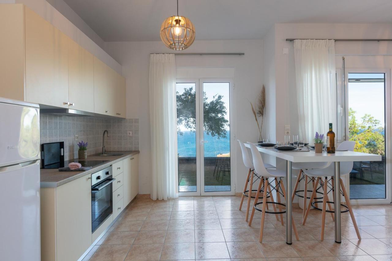 Pietra Di Mare Aparthotel Petres  Buitenkant foto