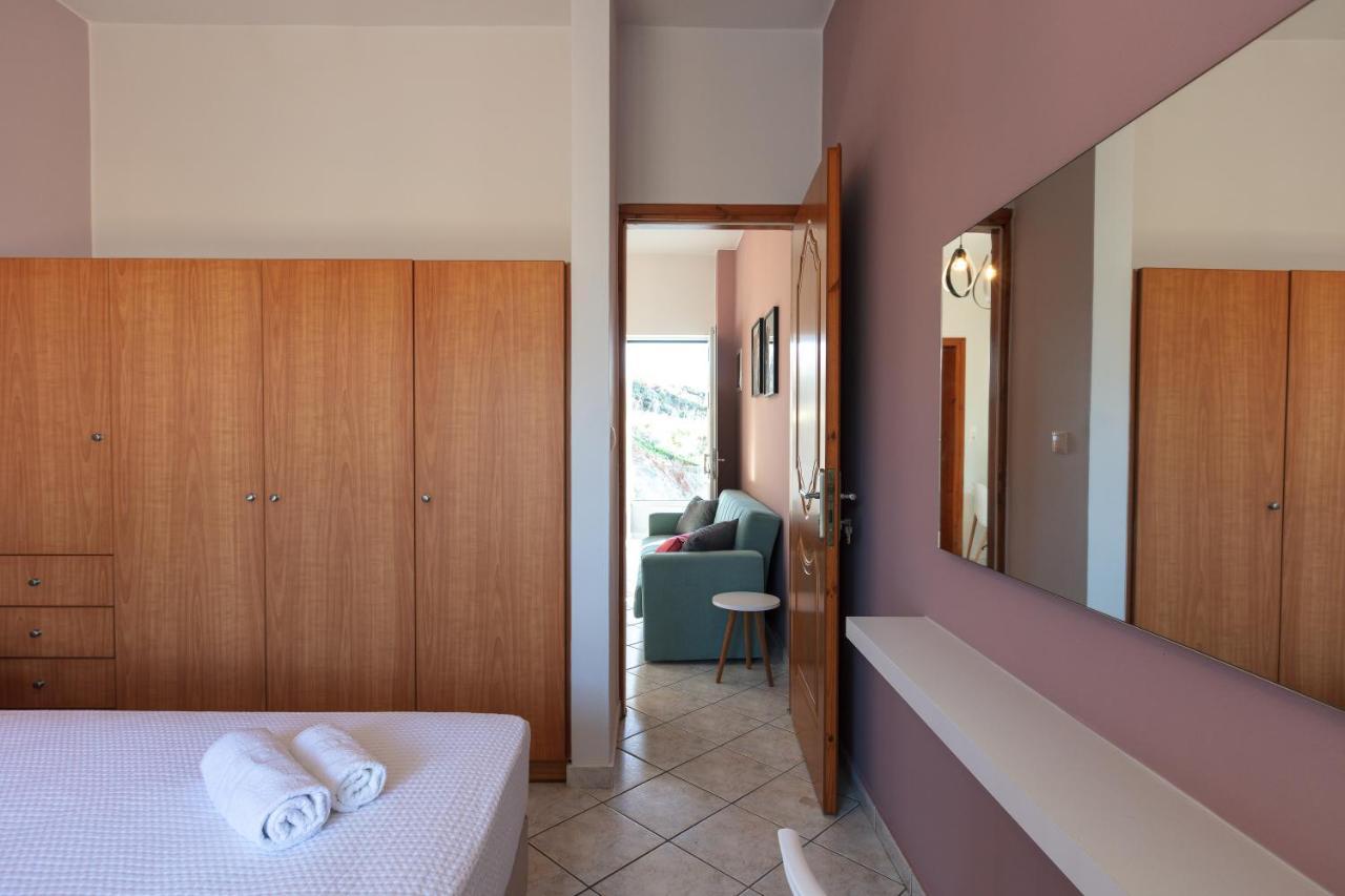 Pietra Di Mare Aparthotel Petres  Buitenkant foto