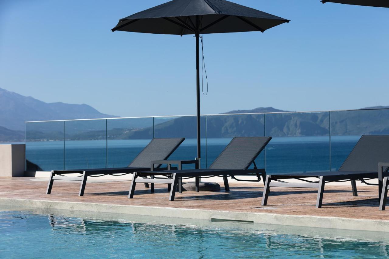 Pietra Di Mare Aparthotel Petres  Buitenkant foto