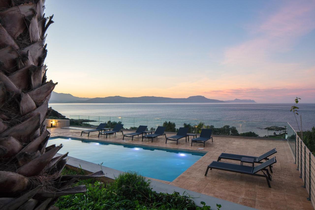 Pietra Di Mare Aparthotel Petres  Buitenkant foto