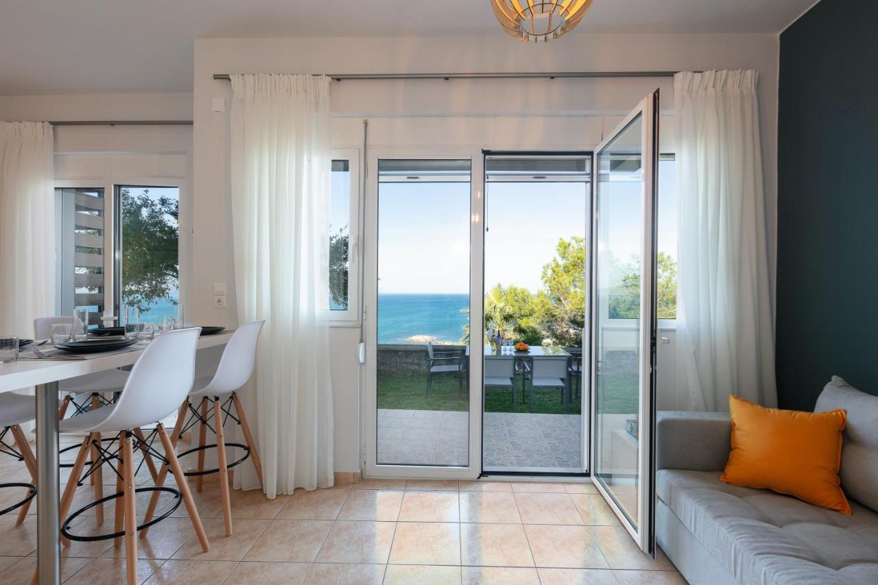 Pietra Di Mare Aparthotel Petres  Buitenkant foto